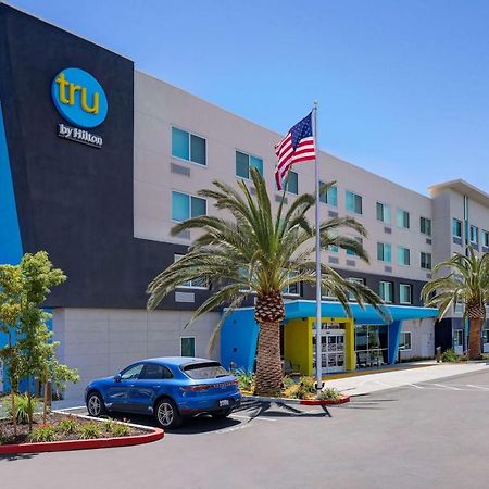 Tru By Hilton Lathrop Hotell Eksteriør bilde