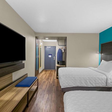 Tru By Hilton Lathrop Hotell Eksteriør bilde