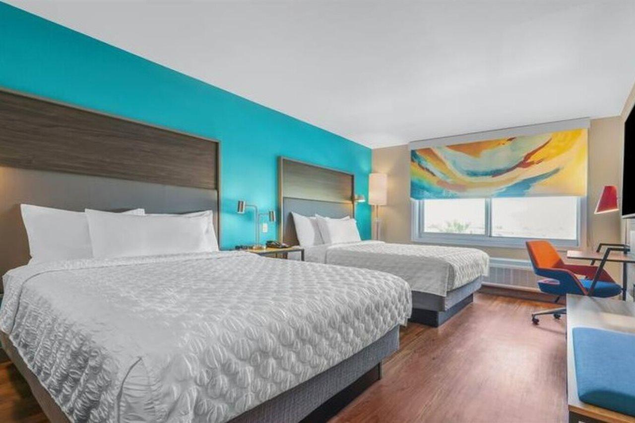 Tru By Hilton Lathrop Hotell Eksteriør bilde