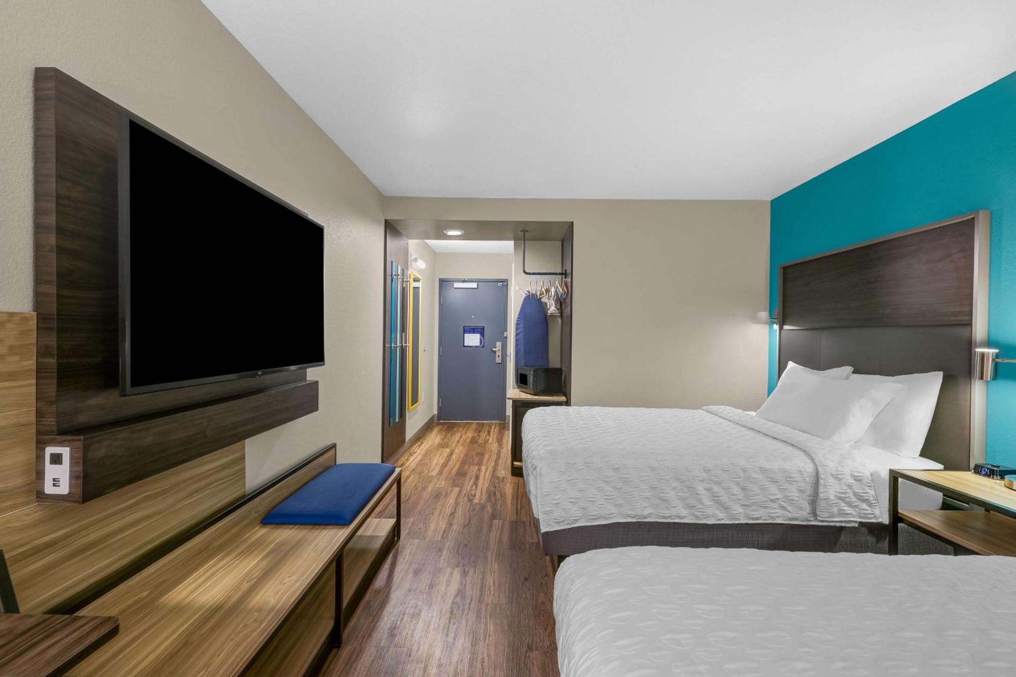 Tru By Hilton Lathrop Hotell Eksteriør bilde