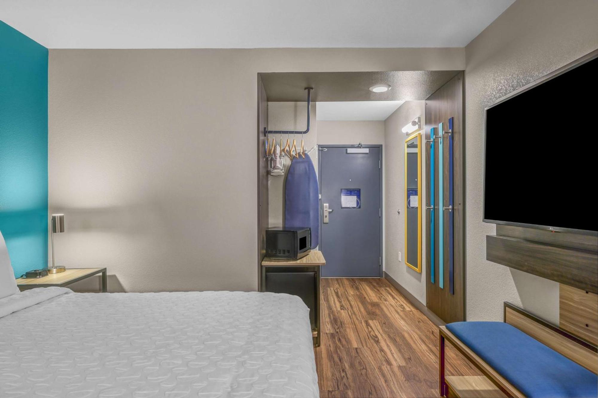 Tru By Hilton Lathrop Hotell Eksteriør bilde